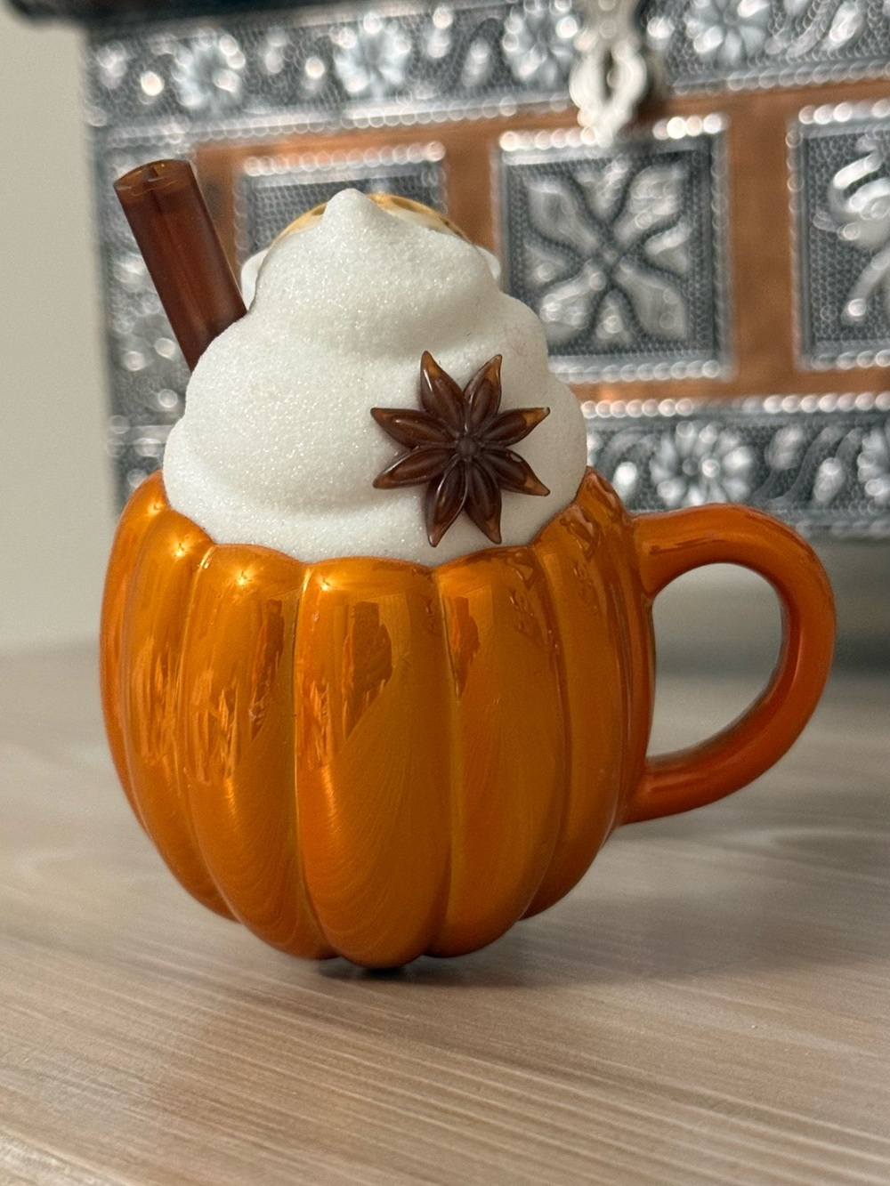 Bath and Bodyworks plug-in Orange Pumpkin Mug with Whipped Top Accent